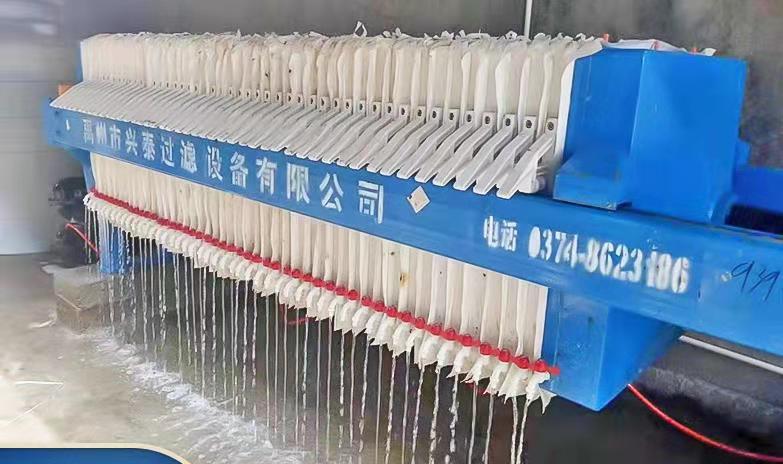 如何判斷污泥壓濾機(jī)濾板的質(zhì)量？